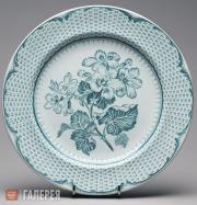 Plate with the “Geranium” pattern