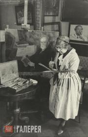 Anna Ostroumova-Lebedeva in the studio. 1947 Anna Ostroumova-Lebedeva in the studio. 1947