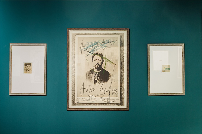 Работы Юрия Ващенко CHEKHOV 2.0, галерея Kupol