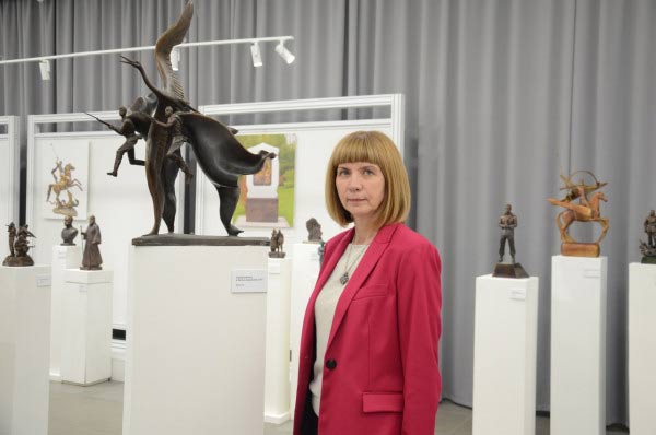 Выставка скульптора Елены Безбородовой в Вологодской областной картинной галерее