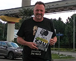 Футбольный комментатор Виктор Гусев получил экземпляр журнала «FENÔMENO»