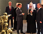 Президент и Патриарх открыли выставку к 75-летию Победы
